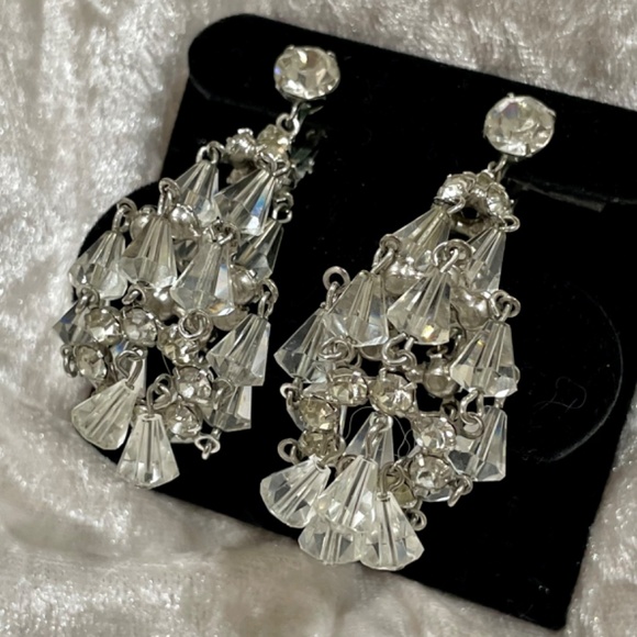 Vintage HATTIE CARNEGIE Austrian Crystal Chandelier Earrings RARE Retro Chic - Picture 4 of 15
